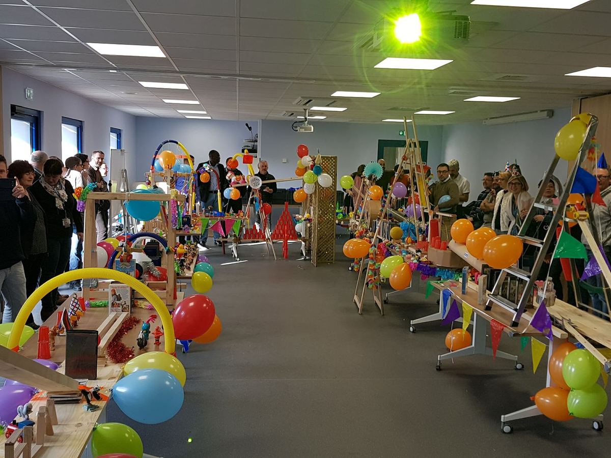 Lâcher de ballons et confettis final
